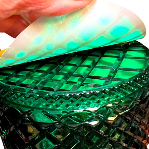 Starbucks NWT Wicked Emerald City Limited Edition Green Gemstone Cup & Keychain - Picture 8 of 15